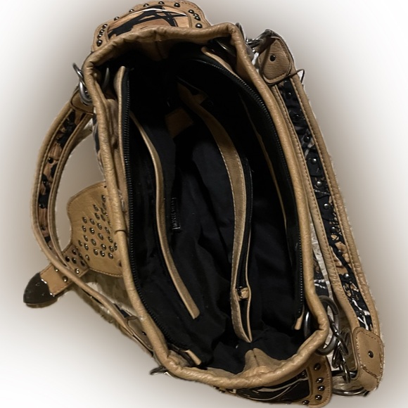 Monte Vista Camo Concealed Carry Purse - Picture 6 of 13